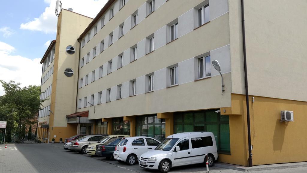 Osrodek Scsk Optima Aparthotel Krasków Exteriör bild